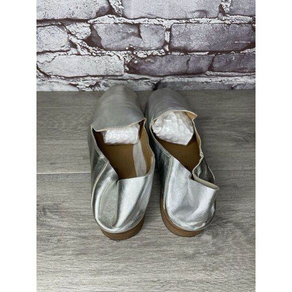 Lucky Brand Metallic Silver Leather Slip On Loafers Flats Shoes Women 11M US/43 - Picture 16 of 16